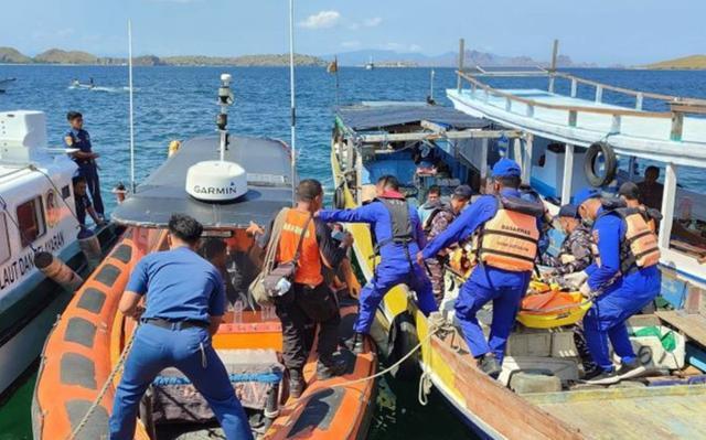 中国女游客在印尼拍照时溺水身亡